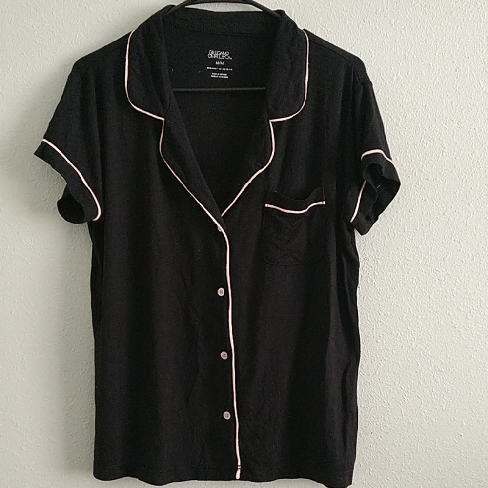 Black night shirt